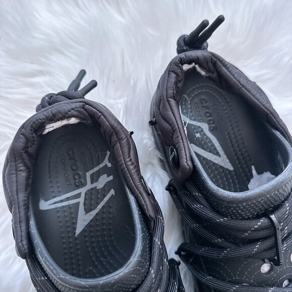 NWOT Rauw Alejandro x Crocs Mega Crush Clog in Black w/ Extra Laces - Picture 4 of 11